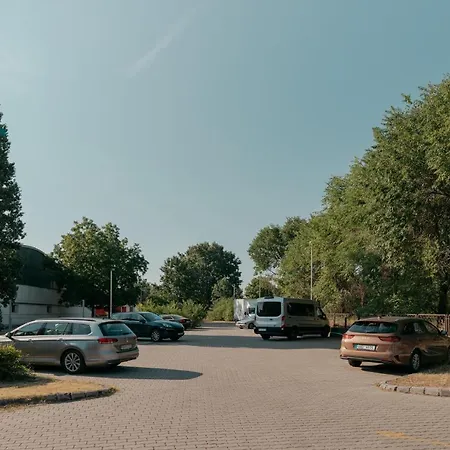 מלון Frankfurt 3*