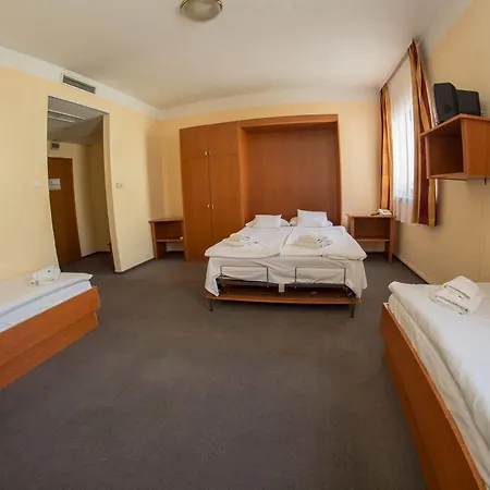 Frankfurt 3*
