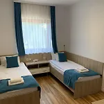 Frankfurt מלון 3*