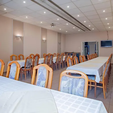 Frankfurt מלון 3*
